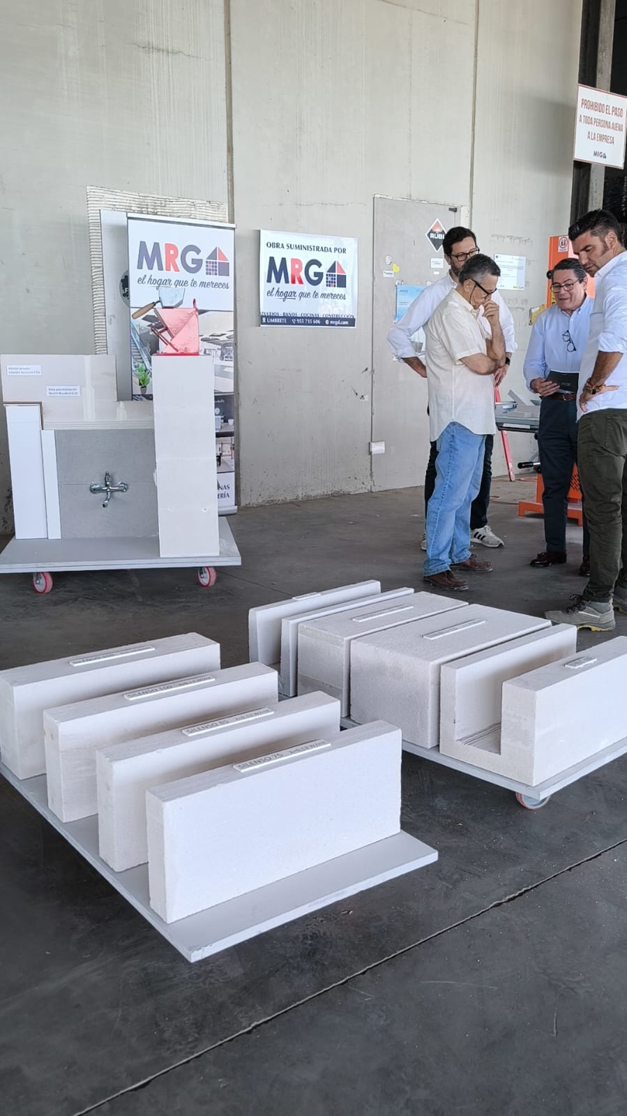 en MRG tienda de materiales de construccion en sevilla tenemos hormigon celular baublock